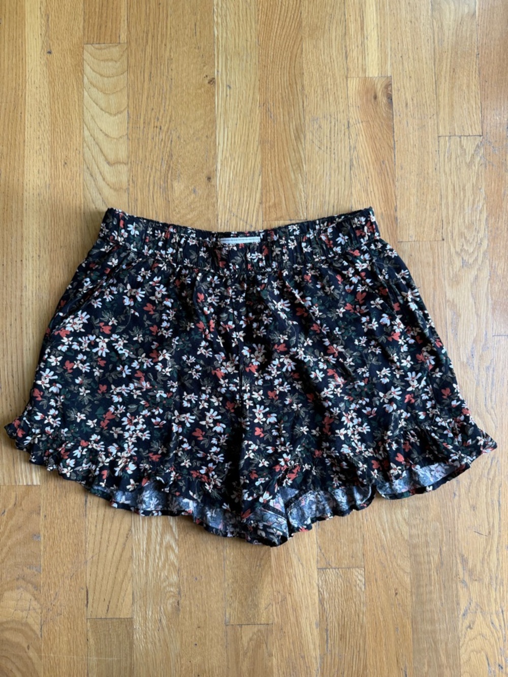 Abercrombie & Fitch Black Floral Ruffle-Hem High Waist Shorts